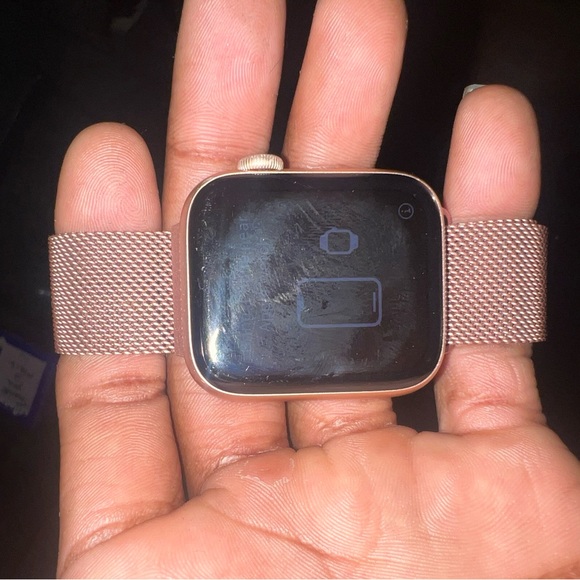 Apple Watch Series 5 44m - Picture 2 of 3